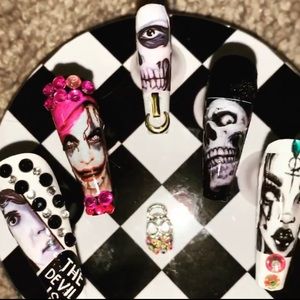 Press on nails ( I make a variety of designs )